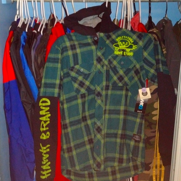 Vintage Hawk brand built to chill hoodie - Picture 1 of 3